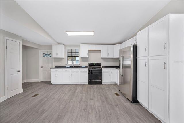 217 CLEARWATER AVENUE, Polk City, FL 33868