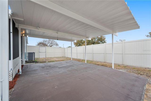 217 CLEARWATER AVENUE, Polk City, FL 33868