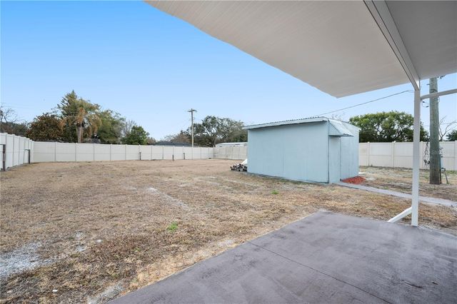 217 CLEARWATER AVENUE, Polk City, FL 33868