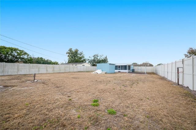 217 CLEARWATER AVENUE, Polk City, FL 33868