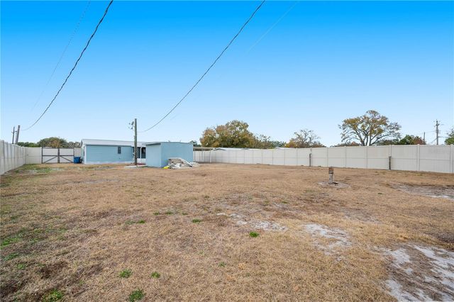 217 CLEARWATER AVENUE, Polk City, FL 33868