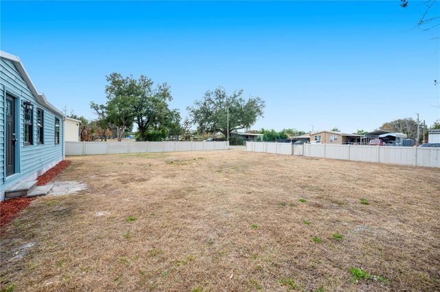 217 CLEARWATER AVENUE, Polk City, FL 33868