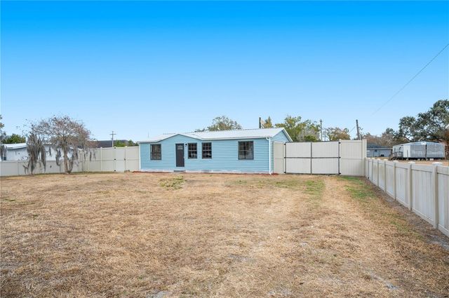 217 CLEARWATER AVENUE, Polk City, FL 33868