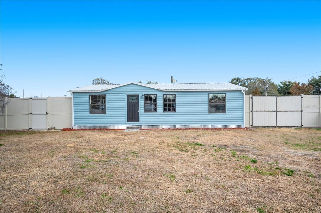 217 CLEARWATER AVENUE, Polk City, FL 33868