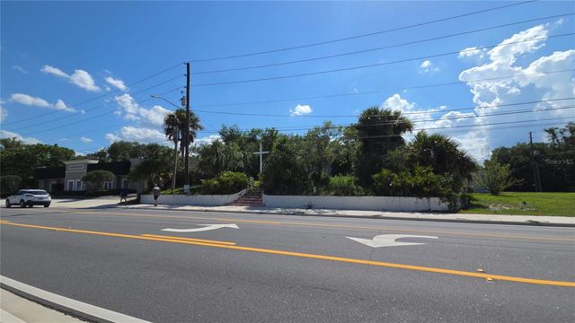 236 N AMELIA AVENUE, Deland, FL 32724