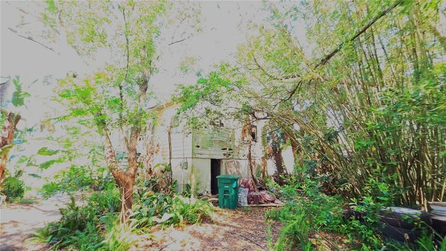 236 N AMELIA AVENUE, Deland, FL 32724