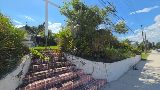236 N AMELIA AVENUE, Deland, FL 32724