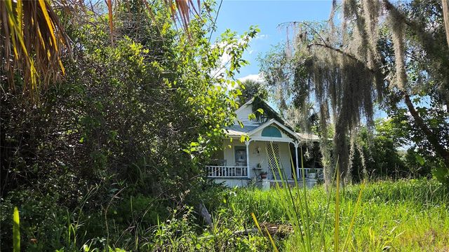 236 N AMELIA AVENUE, Deland, FL 32724