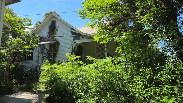 236 N AMELIA AVENUE, Deland, FL 32724