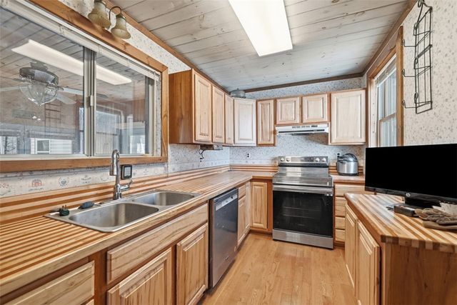 7524 Franklin Rd, Cranberry Twp, PA 16066