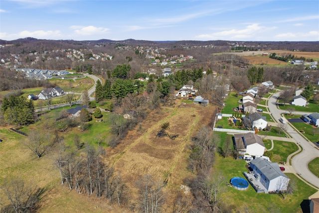 7524 Franklin Rd, Cranberry Twp, PA 16066