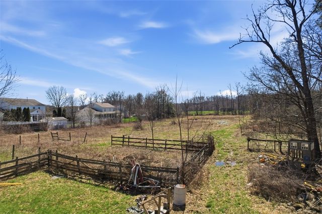 7524 Franklin Rd, Cranberry Twp, PA 16066