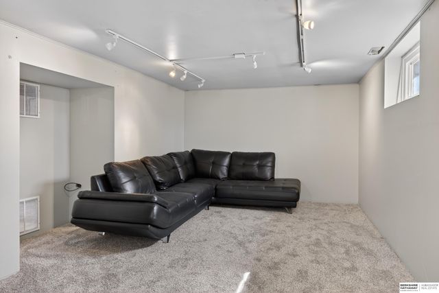 5342 Madison Avenue, Lincoln, NE 68504