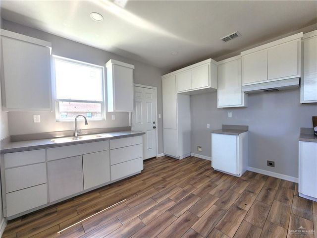 805 W Los Tesoros Drive 4, Pharr, TX 78577