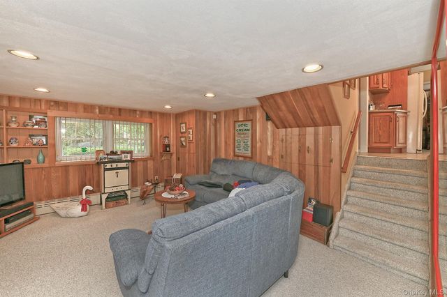 21 Craig Drive, South Huntington, NY 11746