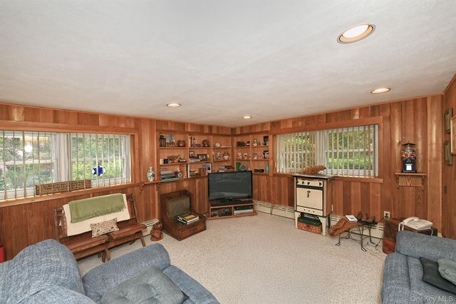 21 Craig Drive, South Huntington, NY 11746