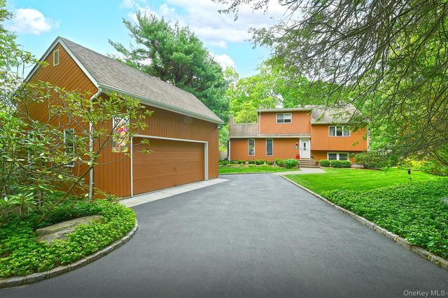 21 Craig Drive, South Huntington, NY 11746