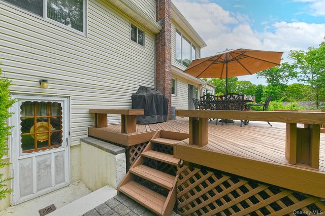 21 Craig Drive, South Huntington, NY 11746