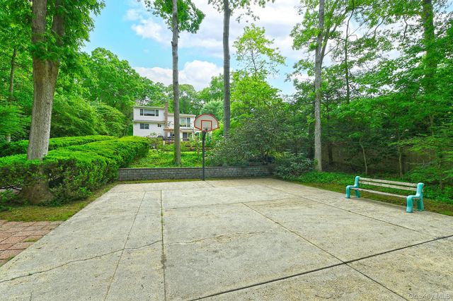 21 Craig Drive, South Huntington, NY 11746