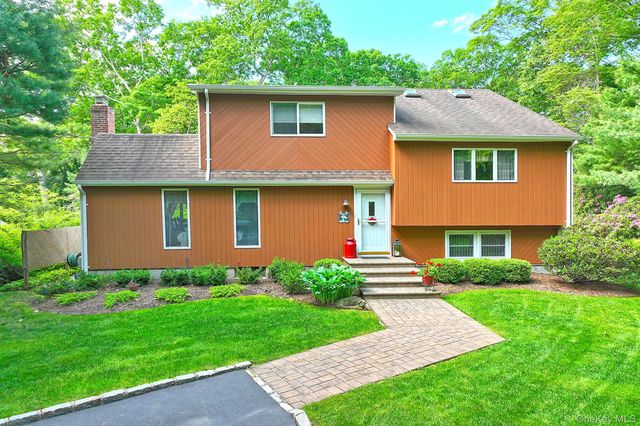 21 Craig Drive, South Huntington, NY 11746