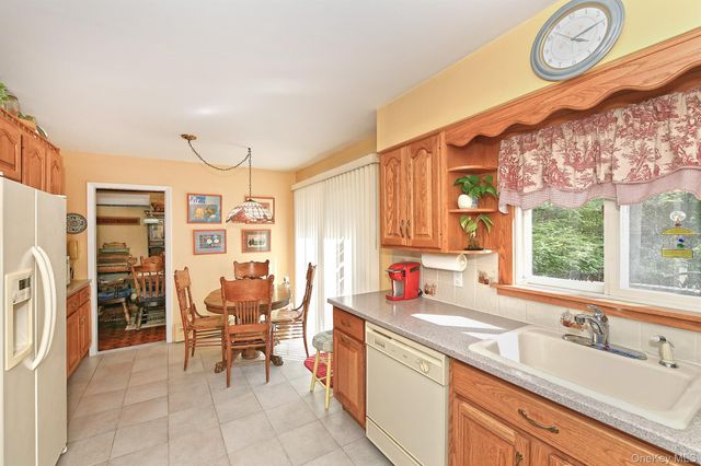 21 Craig Drive, South Huntington, NY 11746