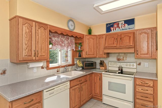 21 Craig Drive, South Huntington, NY 11746