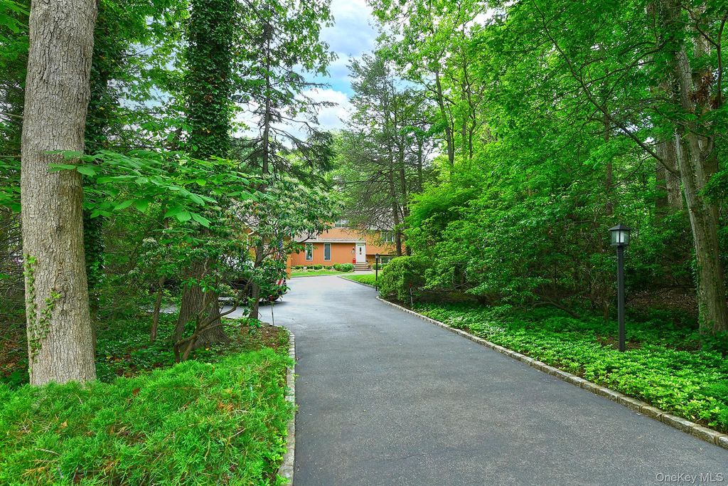 21 Craig Drive, South Huntington, NY 11746