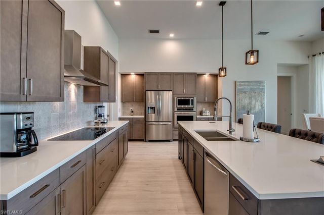 1720 SW 50th TER, Cape Coral, FL 33914