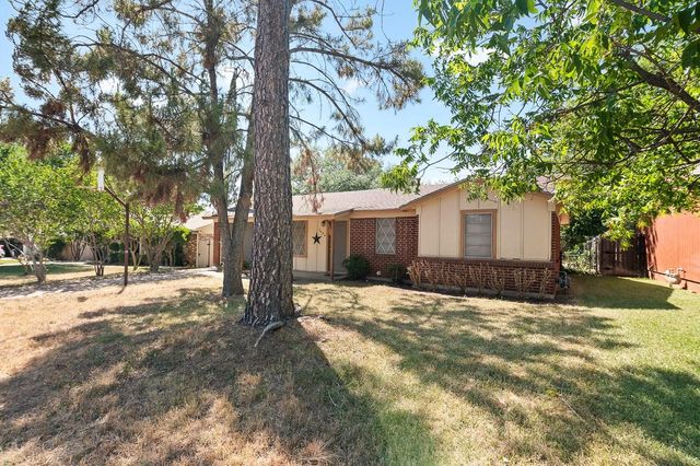 1424 Phillips Street, Cleburne, TX 76033