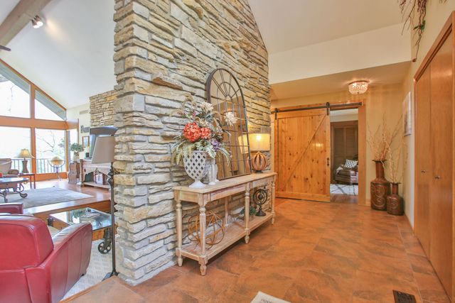 12304 N Ledges Drive, Roscoe, IL 61073