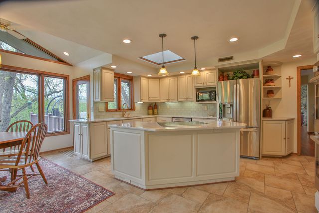 12304 N Ledges Drive, Roscoe, IL 61073