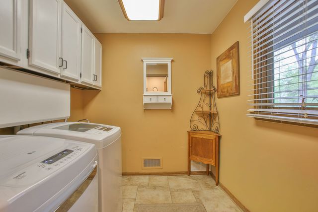 12304 N Ledges Drive, Roscoe, IL 61073