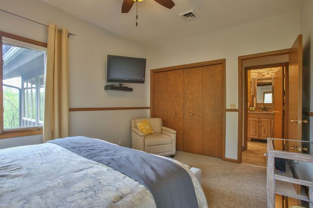 12304 N Ledges Drive, Roscoe, IL 61073