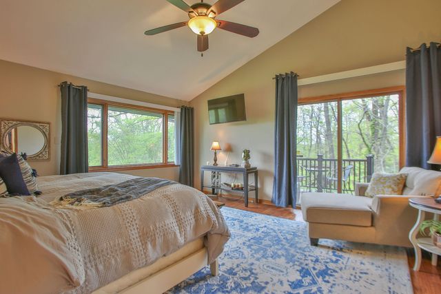 12304 N Ledges Drive, Roscoe, IL 61073