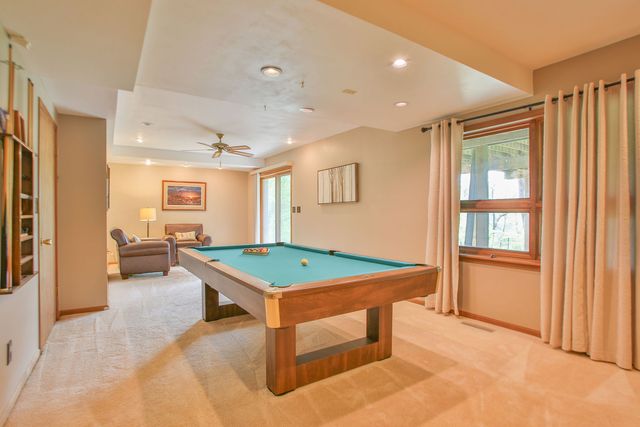 12304 N Ledges Drive, Roscoe, IL 61073