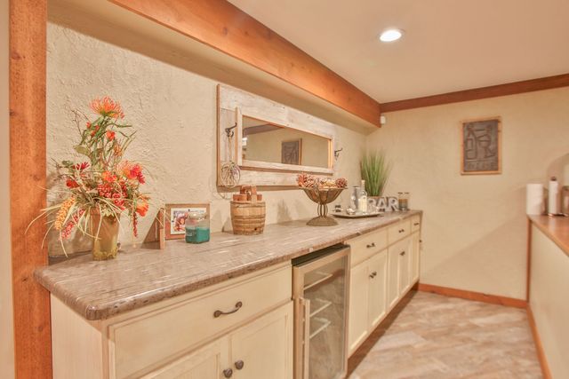 12304 N Ledges Drive, Roscoe, IL 61073