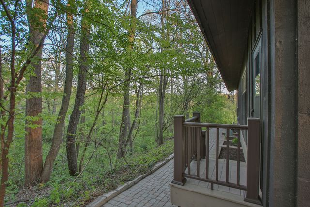 12304 N Ledges Drive, Roscoe, IL 61073