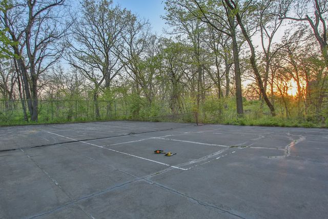 12304 N Ledges Drive, Roscoe, IL 61073