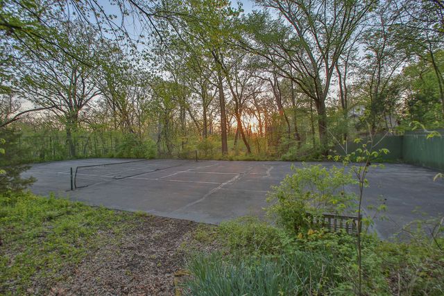 12304 N Ledges Drive, Roscoe, IL 61073
