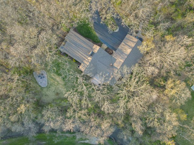12304 N Ledges Drive, Roscoe, IL 61073