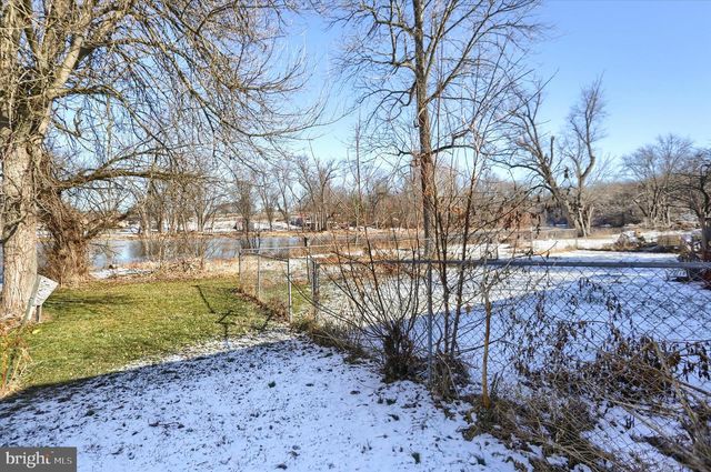 54 CAVE HILL DR, Carlisle, PA 17013