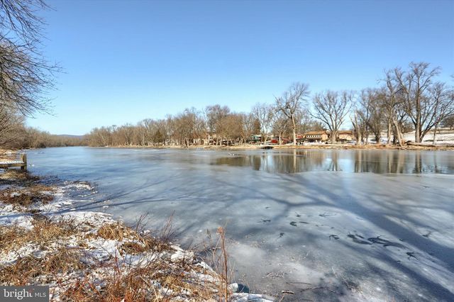 54 CAVE HILL DR, Carlisle, PA 17013