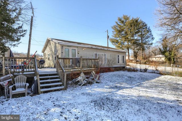 54 CAVE HILL DR, Carlisle, PA 17013