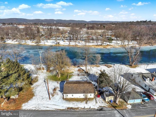 54 CAVE HILL DR, Carlisle, PA 17013