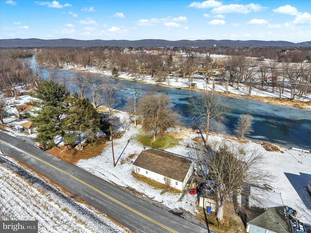 54 CAVE HILL DR, Carlisle, PA 17013