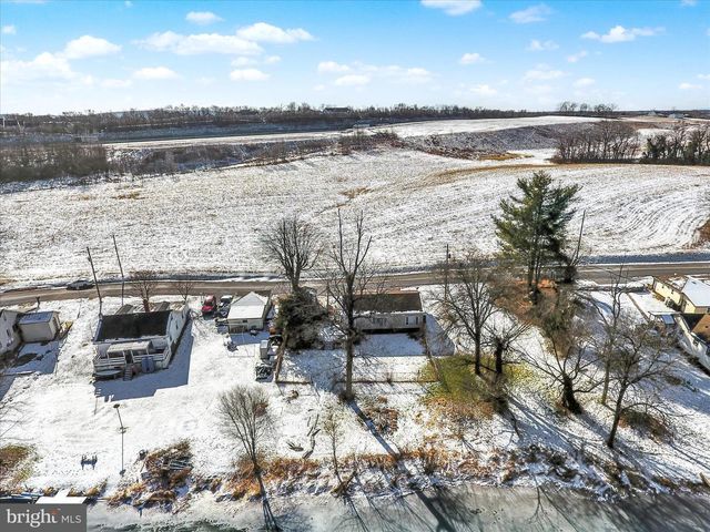 54 CAVE HILL DR, Carlisle, PA 17013