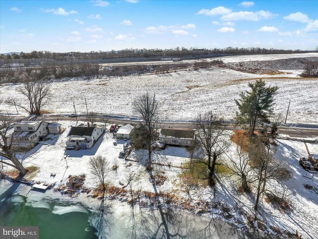 54 CAVE HILL DR, Carlisle, PA 17013