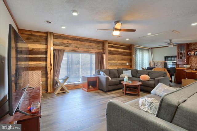 54 CAVE HILL DR, Carlisle, PA 17013