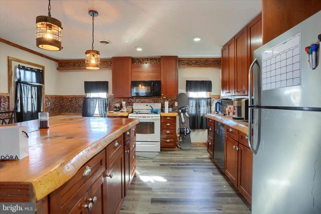 54 CAVE HILL DR, Carlisle, PA 17013