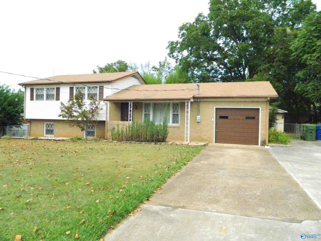 302 Mountain Gap Road SE, Huntsville, AL 35803